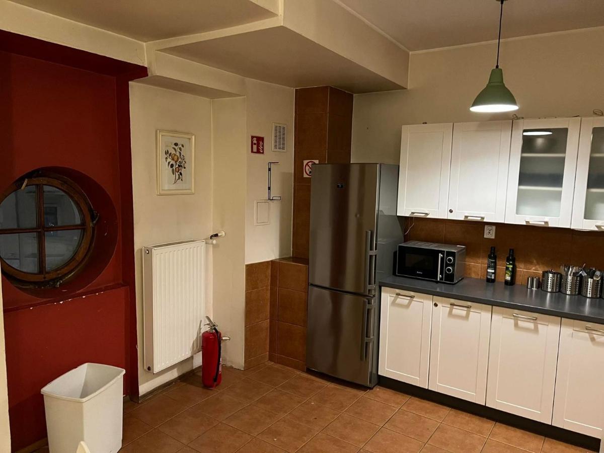 50 People Bis Apartment Krasków Eksteriør bilde