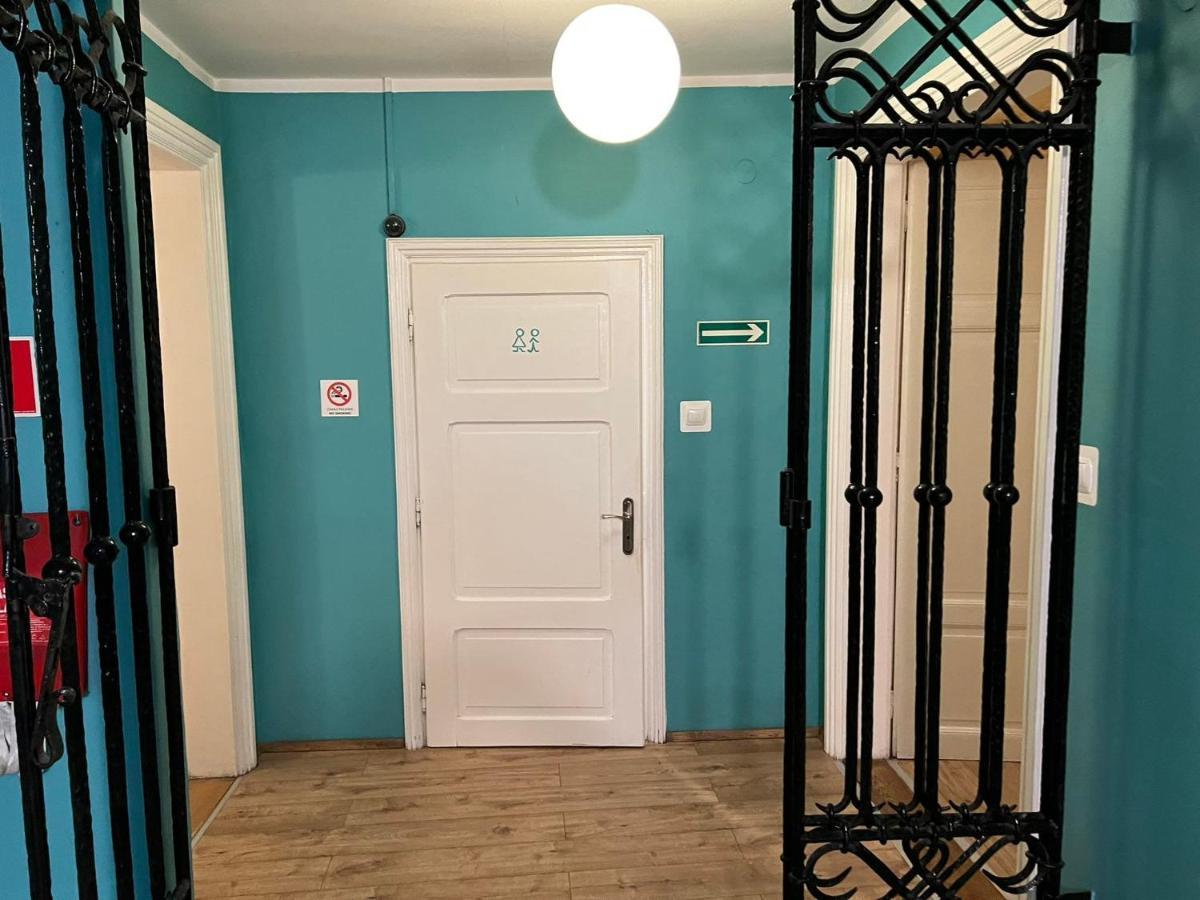 50 People Bis Apartment Krasków Eksteriør bilde